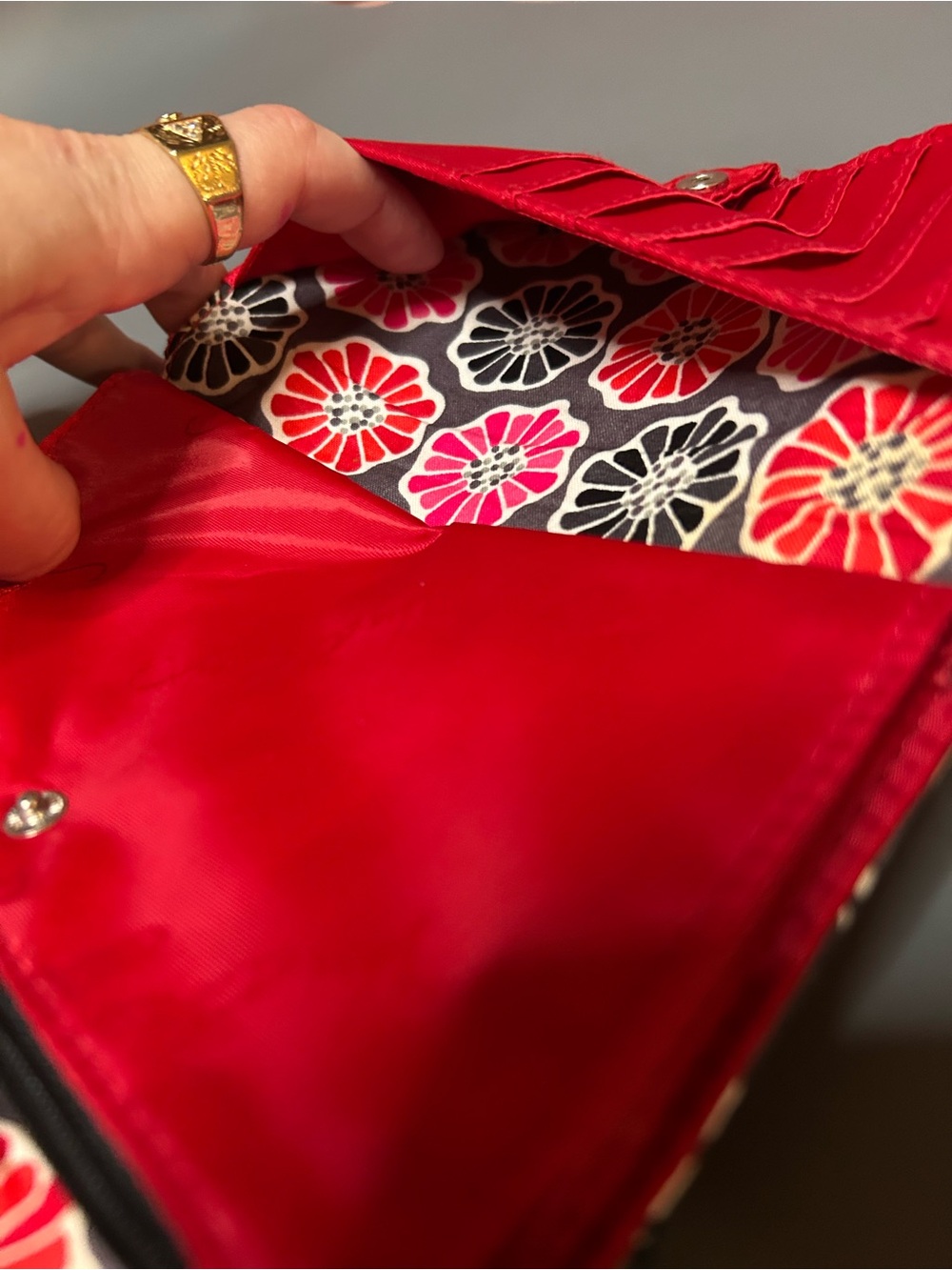 NWOT cherry. 🍒Vera Bradley Floral Quilted Trifold Wallet - Pink & Red - Picture 9 of 12